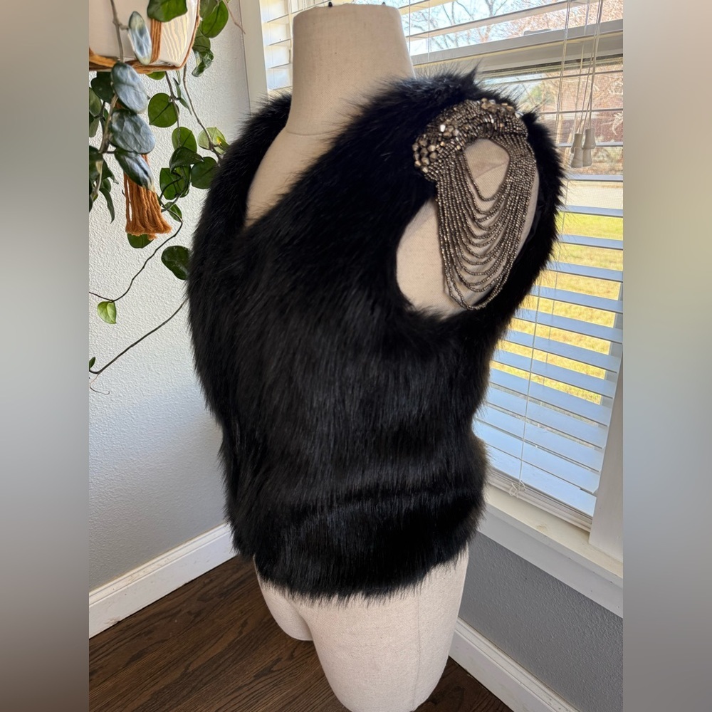 Faux Fur‎ Vest with Embellished Shoulder Size XS